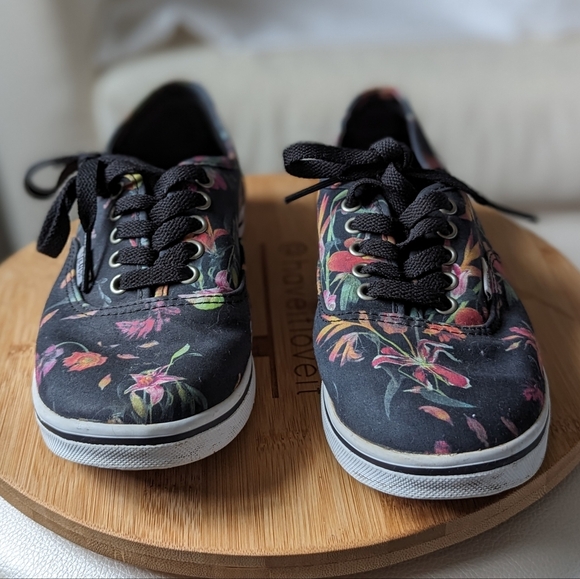 Vans Floral Lace Up Sneakers - Picture 9 of 11